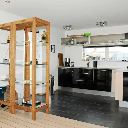 Feriehus Three-bedroom Holiday In 40