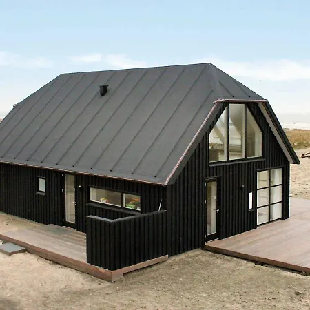 Three-bedroom Holiday In 40 Feriehus