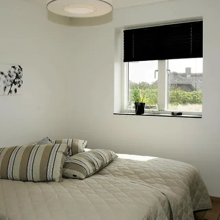 Feriehus Three-bedroom Holiday In 40